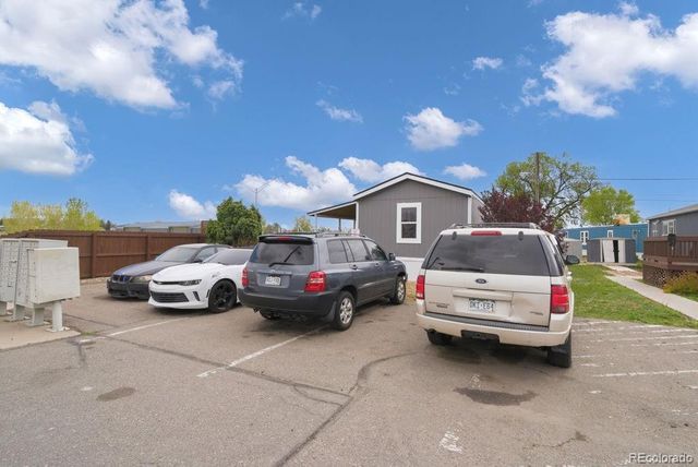 15814 colfax ave, Aurora, CO 80011
