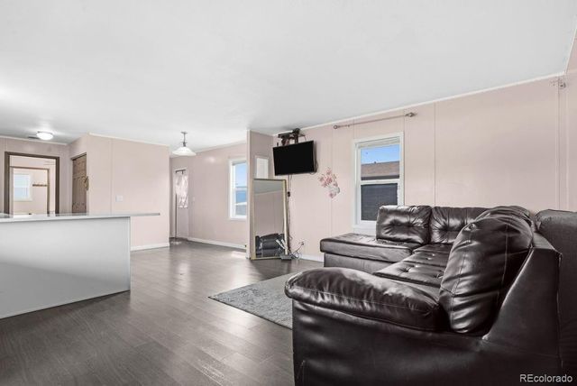 15814 colfax ave, Aurora, CO 80011
