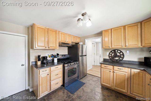 18849 Delaware Avenue, Redford, MI 48240