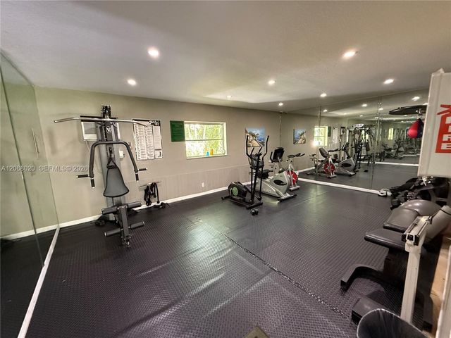 5168 NE 6th Avenue 407, Oakland Park, FL 33334