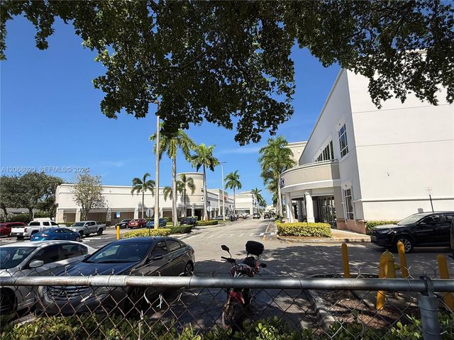5168 NE 6th Avenue 407, Oakland Park, FL 33334
