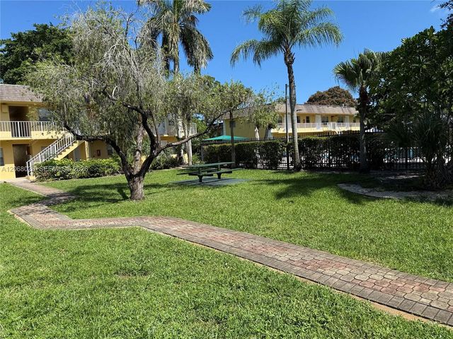 5168 NE 6th Avenue 407, Oakland Park, FL 33334