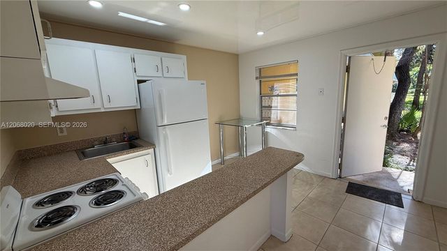5168 NE 6th Avenue 407, Oakland Park, FL 33334