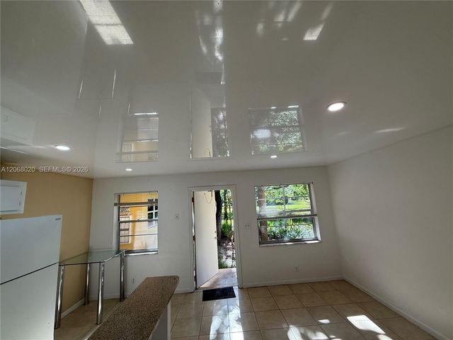 5168 NE 6th Avenue 407, Oakland Park, FL 33334