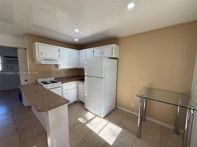 5168 NE 6th Avenue 407, Oakland Park, FL 33334