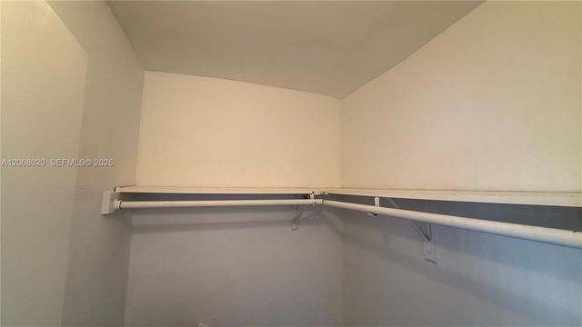 5168 NE 6th Avenue 407, Oakland Park, FL 33334