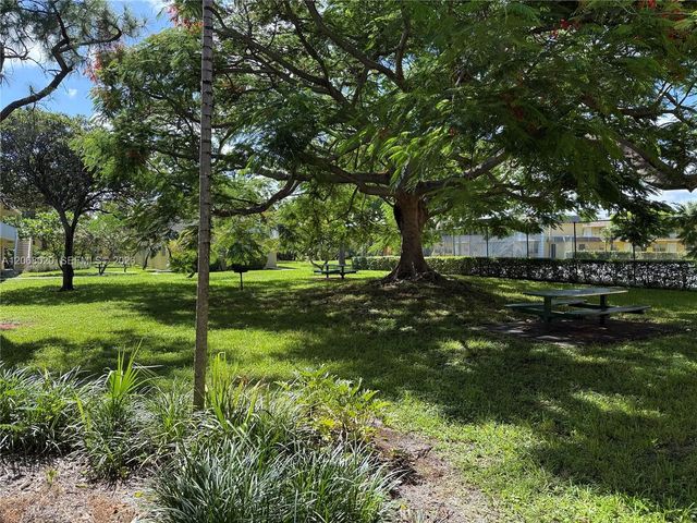 5168 NE 6th Avenue 407, Oakland Park, FL 33334