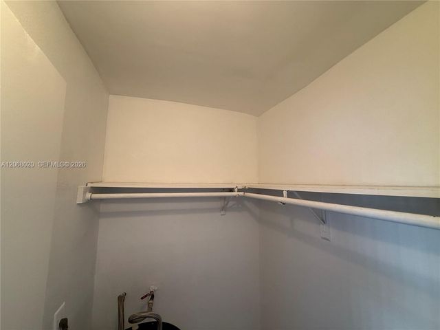 5168 NE 6th Avenue 407, Oakland Park, FL 33334