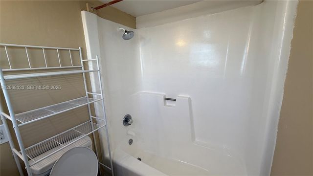 5168 NE 6th Avenue 407, Oakland Park, FL 33334