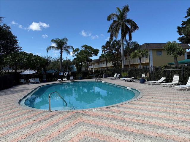 5168 NE 6th Avenue 407, Oakland Park, FL 33334