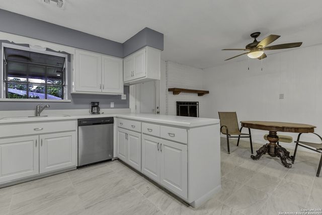 117 Ridgewood Dr, Fredericksburg, TX 78624