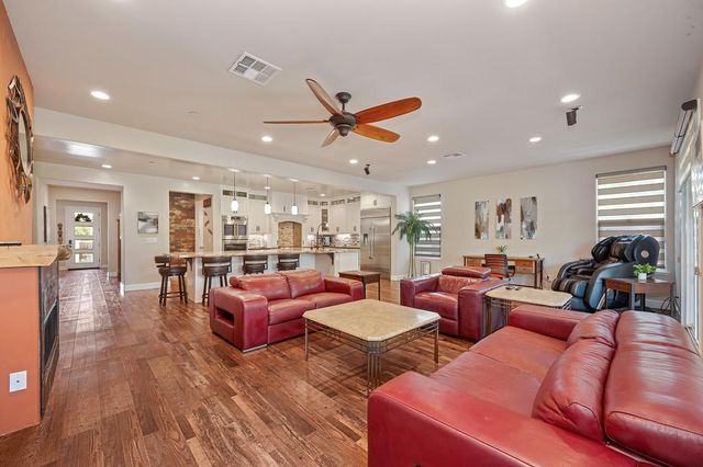 10095 Rio Moon Dr, Roseville, CA 95747