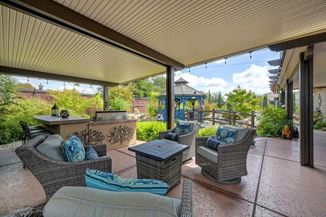 10095 Rio Moon Dr, Roseville, CA 95747