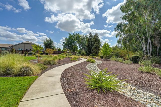 10095 Rio Moon Dr, Roseville, CA 95747