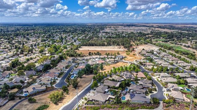 10095 Rio Moon Dr, Roseville, CA 95747