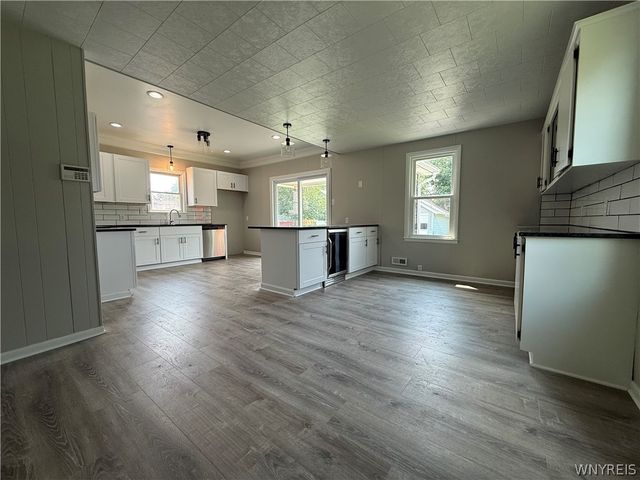 216 79th Street, Niagara Falls, NY 14304