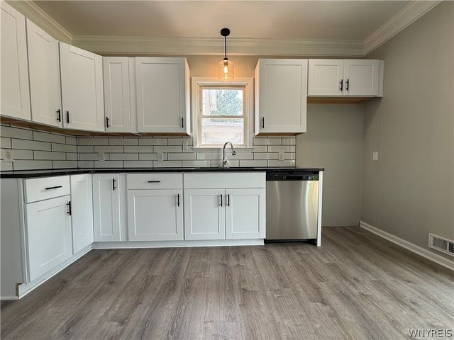 216 79th Street, Niagara Falls, NY 14304