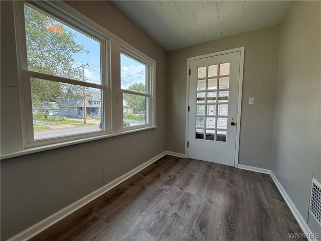 216 79th Street, Niagara Falls, NY 14304