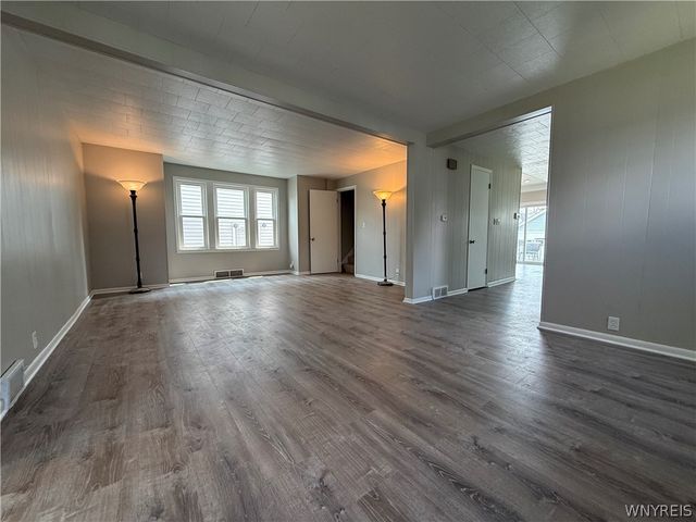216 79th Street, Niagara Falls, NY 14304
