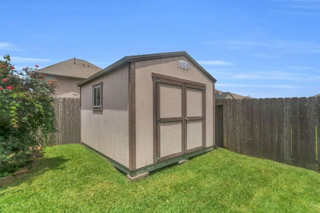 9951 Lazy Cove Lane, Brookshire, TX 77423