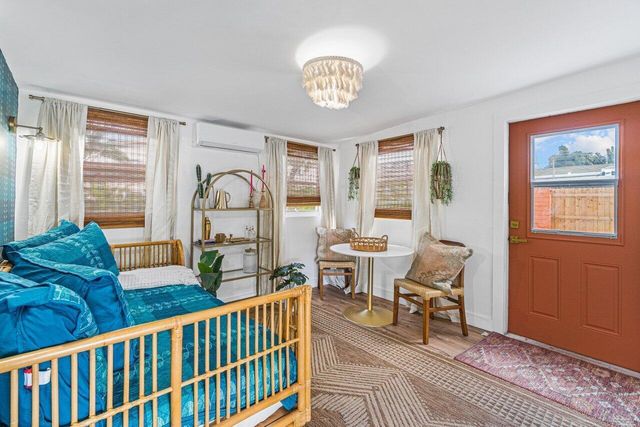 423 W Ocean Avenue, Lantana, FL 33462