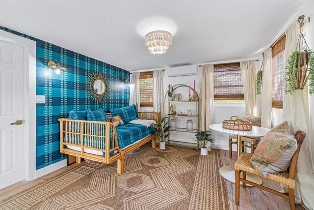 423 W Ocean Avenue, Lantana, FL 33462