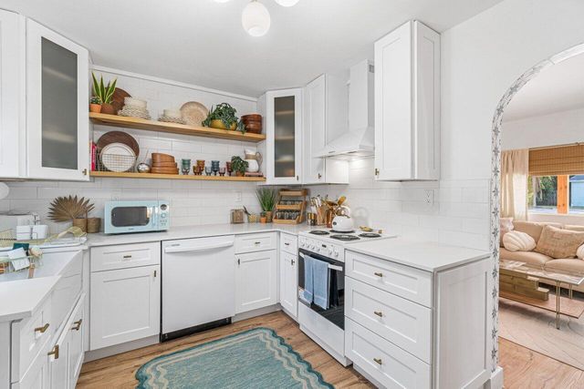 423 W Ocean Avenue, Lantana, FL 33462