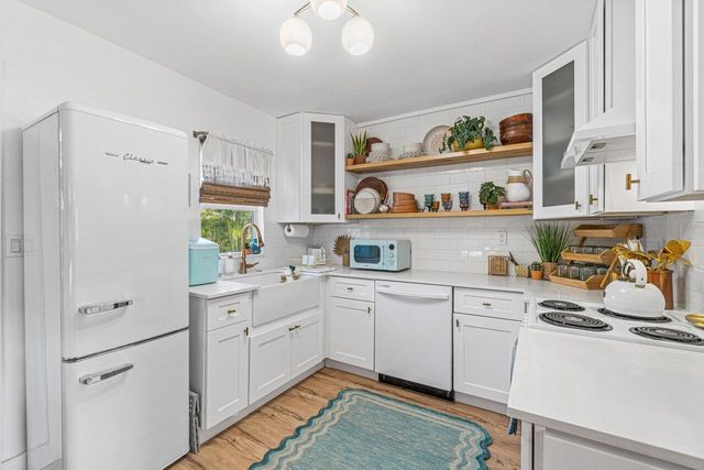 423 W Ocean Avenue, Lantana, FL 33462