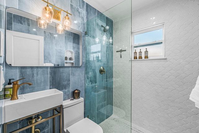 423 W Ocean Avenue, Lantana, FL 33462