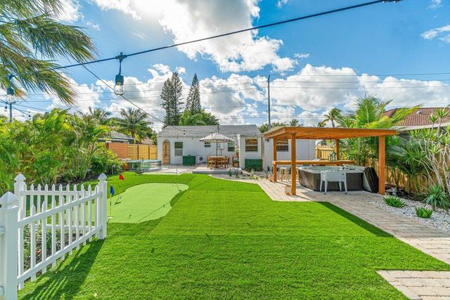 423 W Ocean Avenue, Lantana, FL 33462