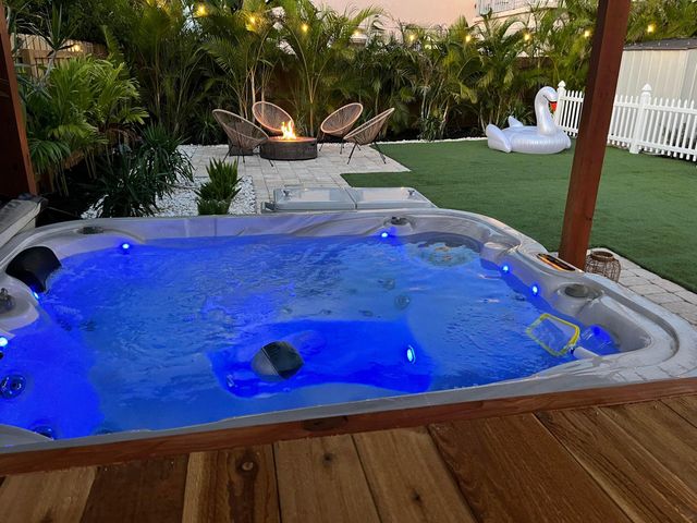 423 W Ocean Avenue, Lantana, FL 33462