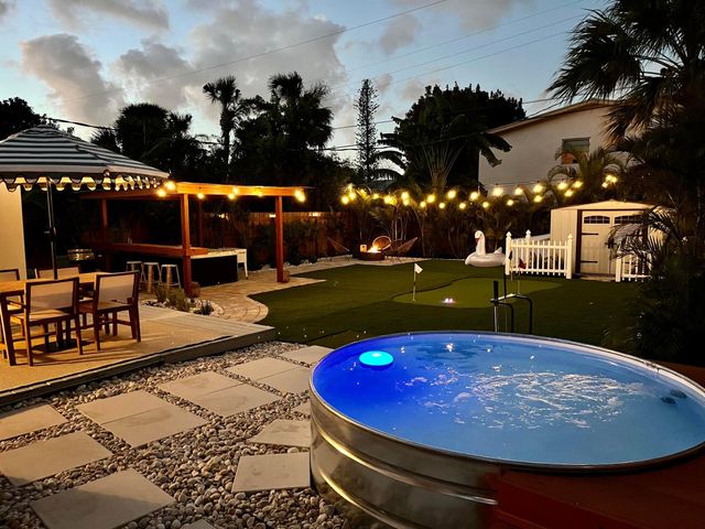 423 W Ocean Avenue, Lantana, FL 33462