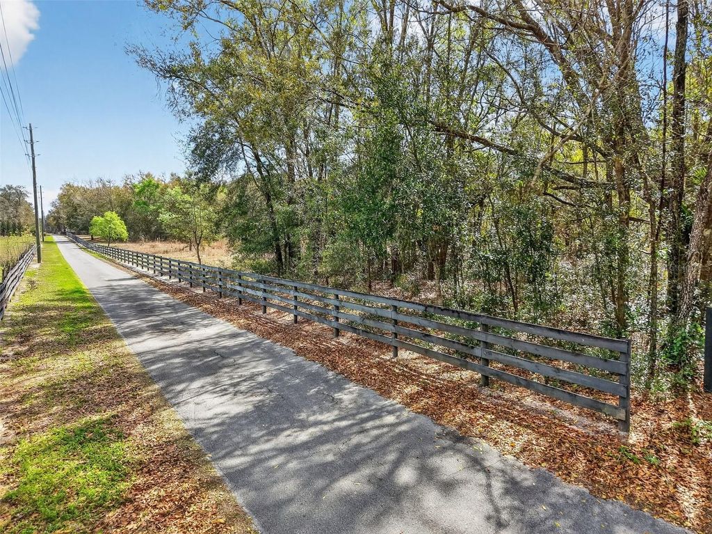 3800 DOUBLE D CIRCLE R, Lady Lake, FL 32159