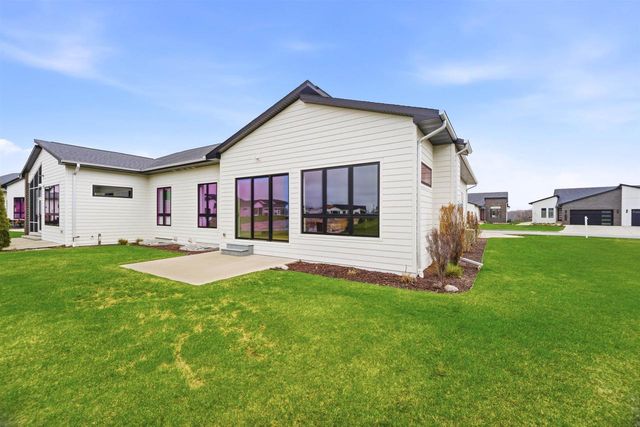 396 ALDON CIRCLE, Green Bay, WI 54304