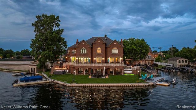 328 S Broadway Street, Lake Orion, MI 48362