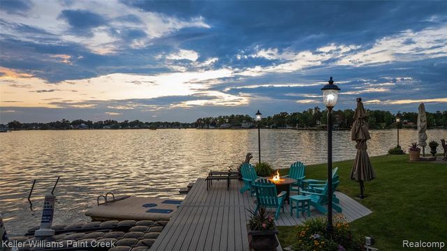 328 S Broadway Street, Lake Orion, MI 48362