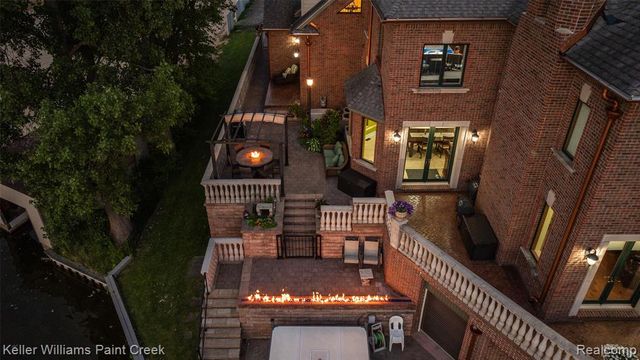 328 S Broadway Street, Lake Orion, MI 48362