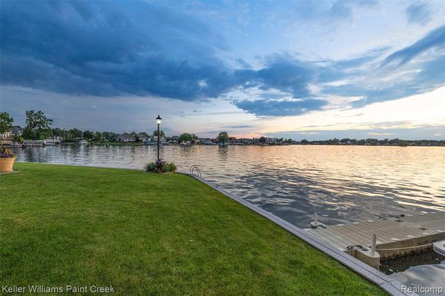 328 S Broadway Street, Lake Orion, MI 48362