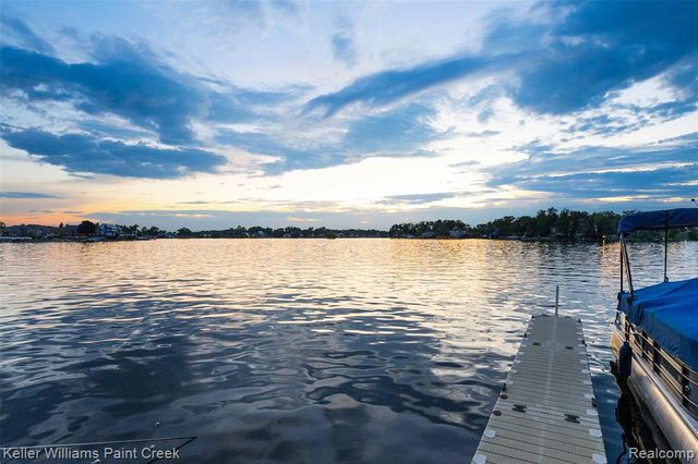 328 S Broadway Street, Lake Orion, MI 48362