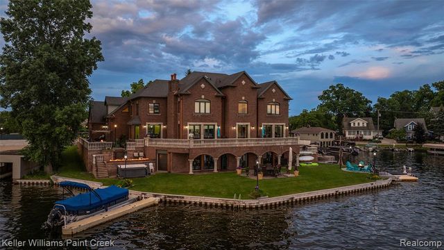 328 S Broadway Street, Lake Orion, MI 48362