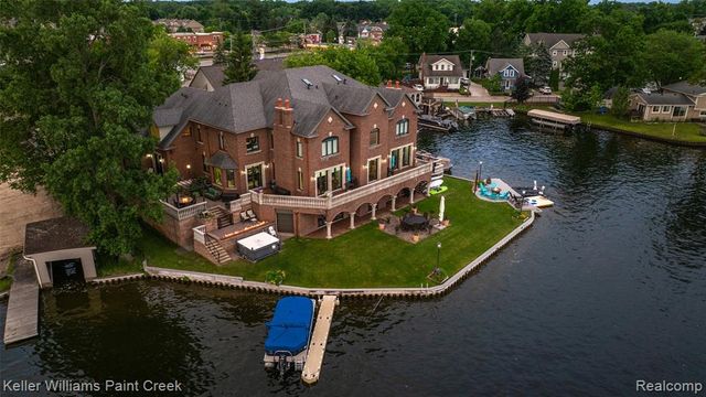 328 S Broadway Street, Lake Orion, MI 48362