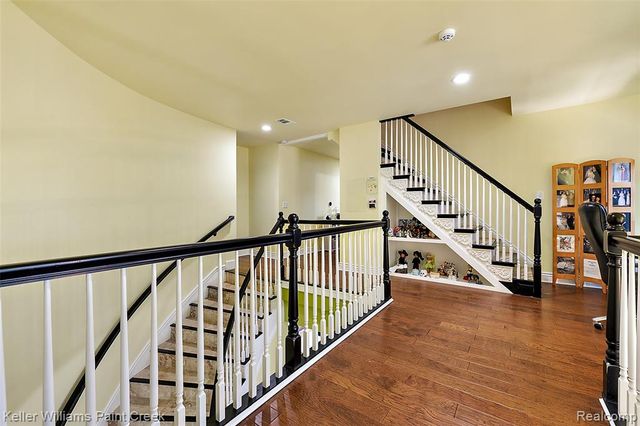 328 S Broadway Street, Lake Orion, MI 48362