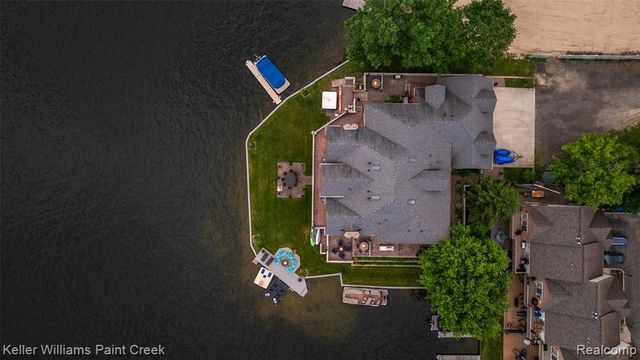 328 S Broadway Street, Lake Orion, MI 48362