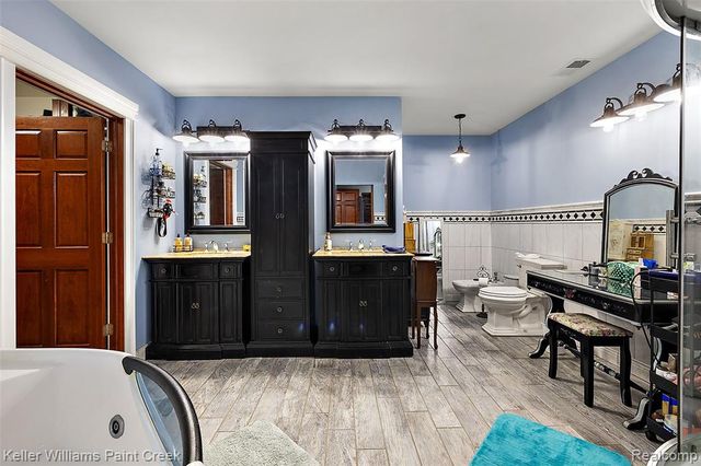 328 S Broadway Street, Lake Orion, MI 48362