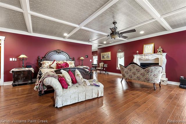 328 S Broadway Street, Lake Orion, MI 48362