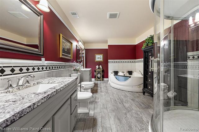 328 S Broadway Street, Lake Orion, MI 48362