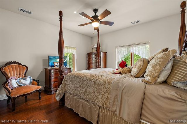 328 S Broadway Street, Lake Orion, MI 48362