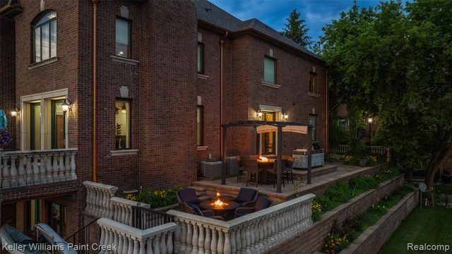 328 S Broadway Street, Lake Orion, MI 48362