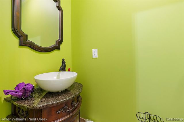 328 S Broadway Street, Lake Orion, MI 48362