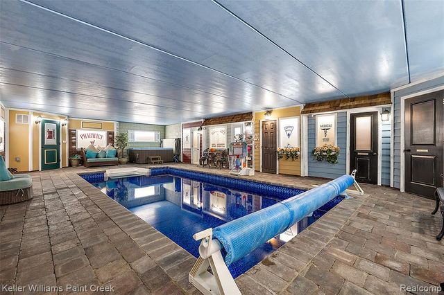 328 S Broadway Street, Lake Orion, MI 48362